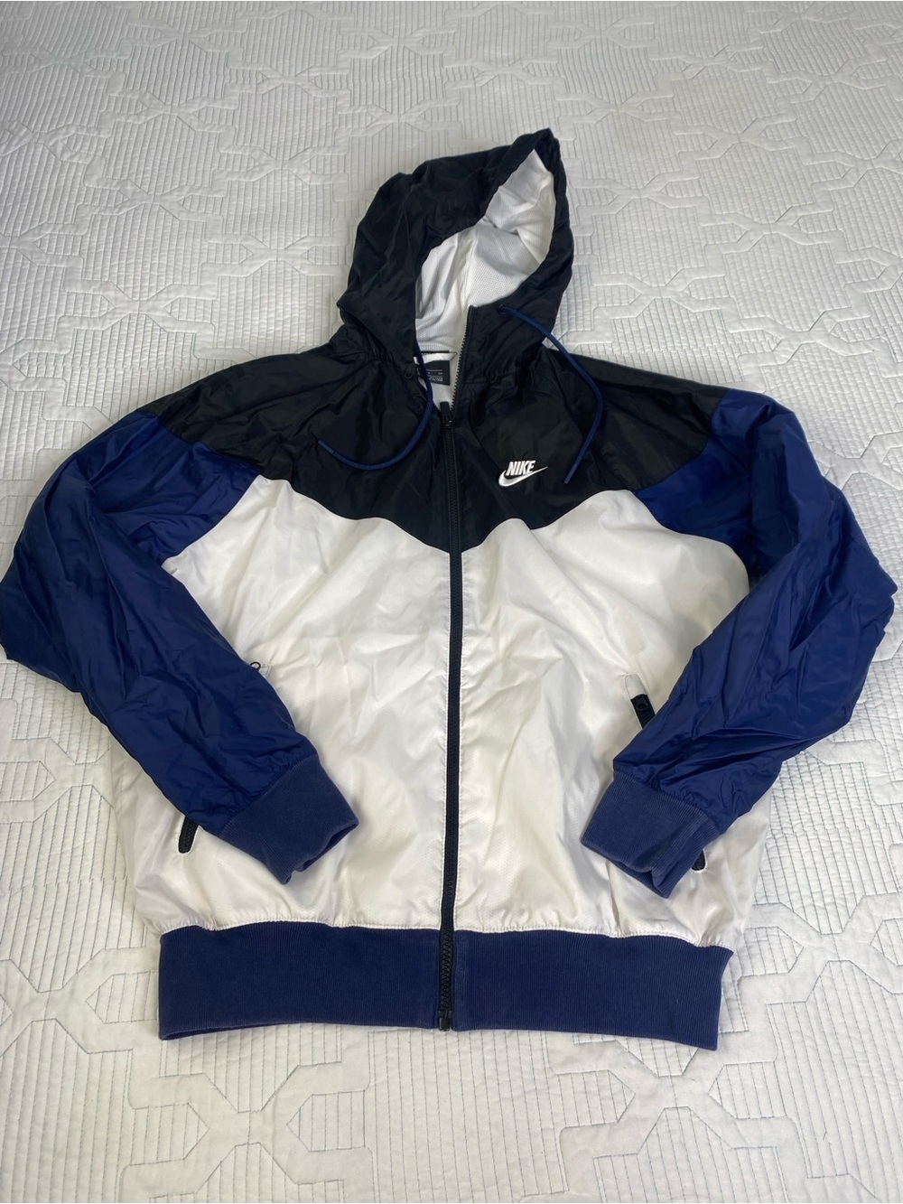 Nike Men's Sportswear Windrunner Hooded Jacket AR2191-102